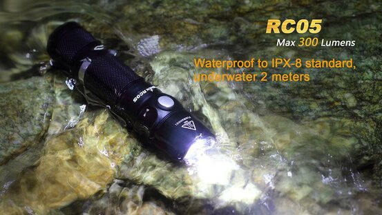 Taktická baterka Fenix RC05 nabíjateľná